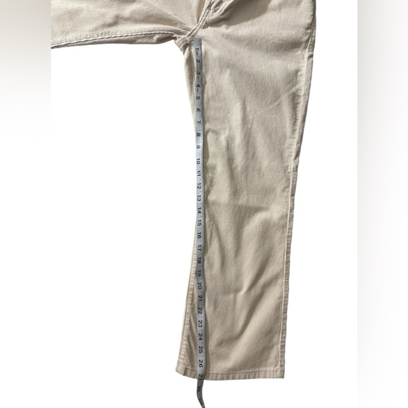 Levi’s Premium Corduroy Pants Women Ivory Middy Ankle Bootcut 33x27 Size 16 New - Picture 4 of 11